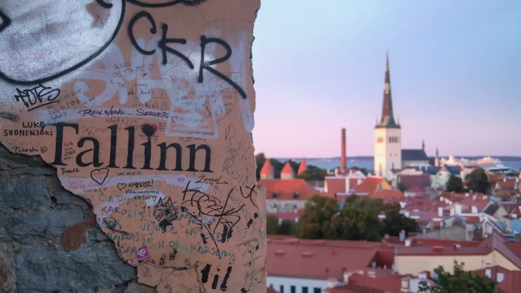 Tallinna sügisõhtu: jalutuskäik või kontrollitud üritus